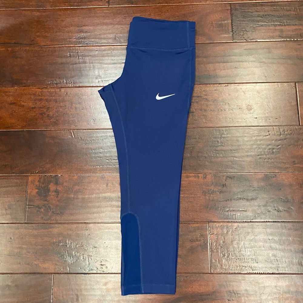 Women’s Nike cropped leggings